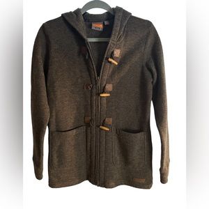 Merrell Hewes Hooded Toggle Sweater Wool & Polyester Brown XS can fit a Medium
